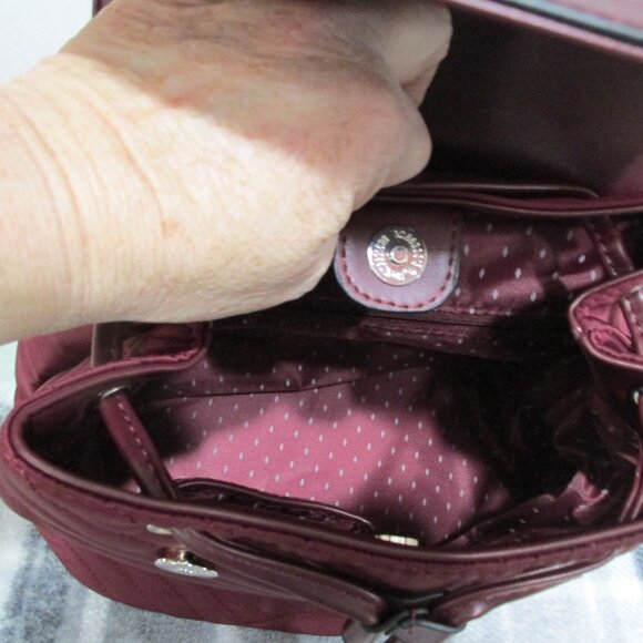 P1776-NWT Vanessa Williams Burgundy Quilted Backpack & Vegan Leather - Picture 6 of 9